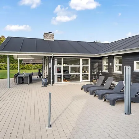 Geri - 700m From The Sea By Interhome *