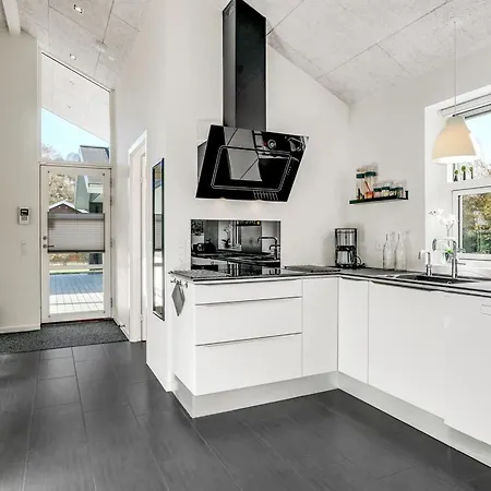 Geri - 700m From The Sea By Interhome