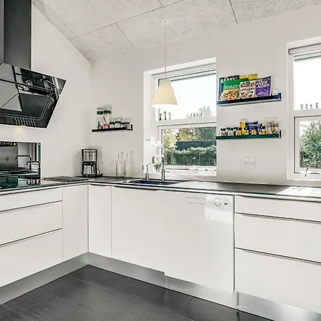 Geri - 700m From The Sea By Interhome *
