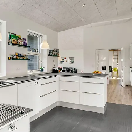 Geri - 700m From The Sea By Interhome *